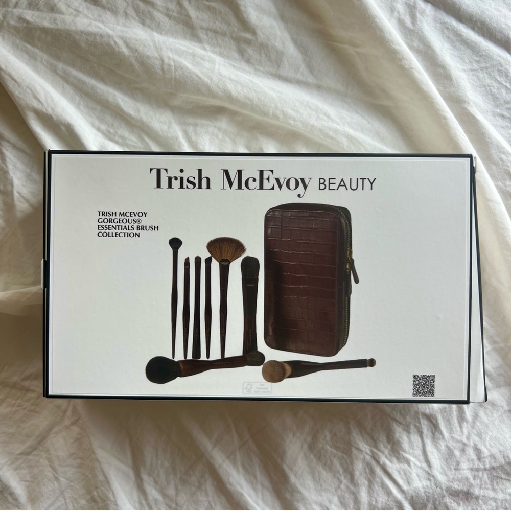 NWT Trish McEvoy Gorgeous Essentials Brush Collection